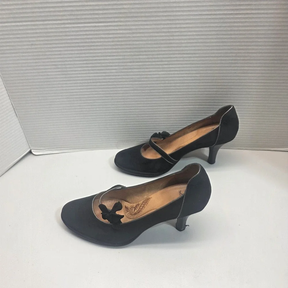 Sofft Womens Black Suede‎ Mary Jane Pumps Floral Bow Mid Heels Size 8M 1015761